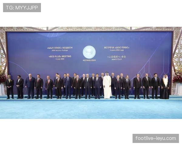 沙勒罗瓦新赛季阵容深度解析:团队协作与战术执行力成崛起关键 沙勒罗瓦新赛季阵容深度解析:团队协作与战术执行力成崛起关键