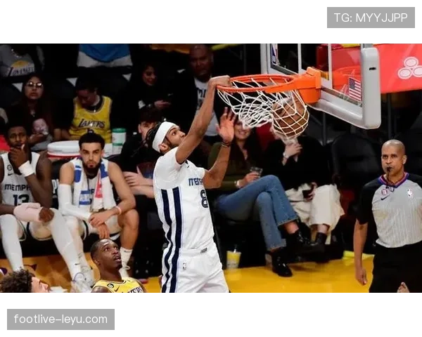 雷恩新星连场破门，闪耀赛场表现抢眼