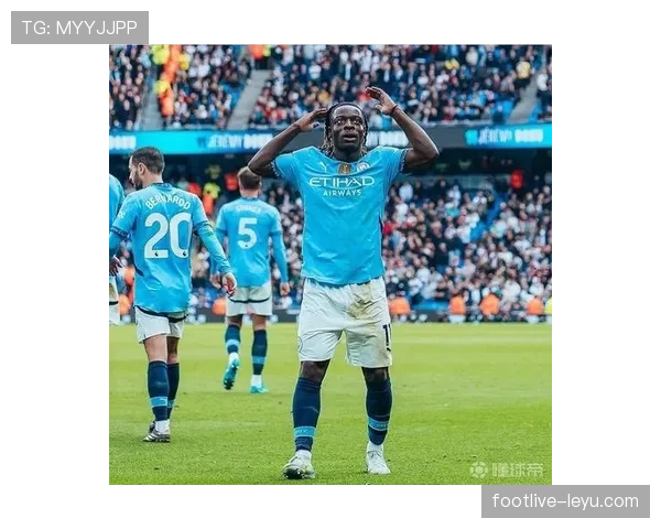 曼城进攻看似集中中路，边路隐患逐步显现对赛季稳定性造成考验